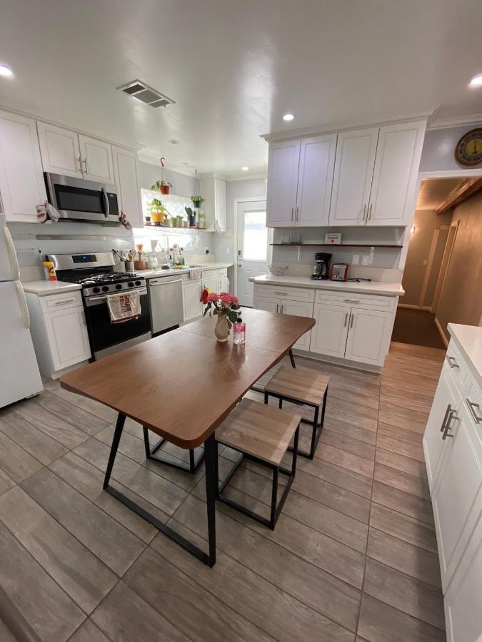 Private Room In La With Free Wifi And Tv With Shared Kitchen Los Angeles Exterior photo